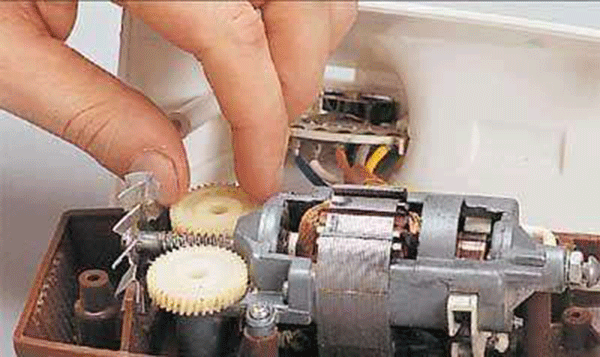 電動機接入電源后溶絲被燒斷故障處理——西安泰富西瑪電機(西安西瑪電機集團股份有限公司)官方網站 電動機接入電源后溶絲被燒斷故障處理——西安泰富西瑪電機(西安西瑪電機集團股份有限公司)官方網站