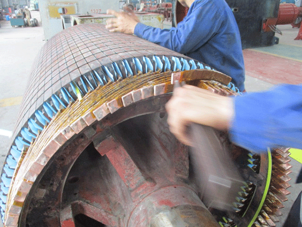 西安西瑪高壓電機轉子銅條繞組嵌線方法。