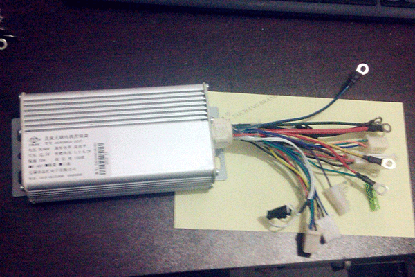 Z2直流電機控制器的安裝過程分享。 Z2直流電機控制器的安裝過程分享。