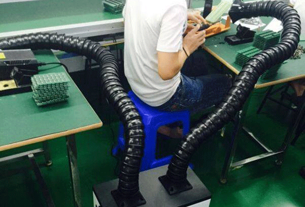 來看看廠家是如何處理直流電機噪聲的。 來看看廠家是如何處理直流電機噪聲的。