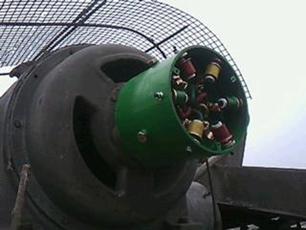 YKK高壓電動機(jī)及起動裝置檢修。 YKK高壓電動機(jī)及起動裝置檢修。