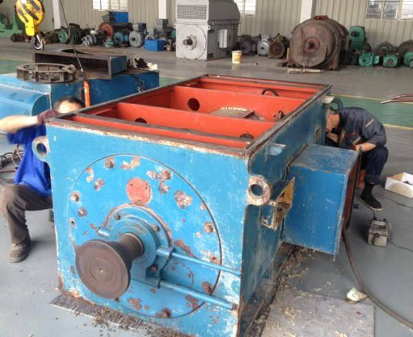 一臺在西瑪電機售后服務(wù)中心等待維修的三相異步電動機 一臺在西瑪電機售后服務(wù)中心等待維修的三相異步電動機