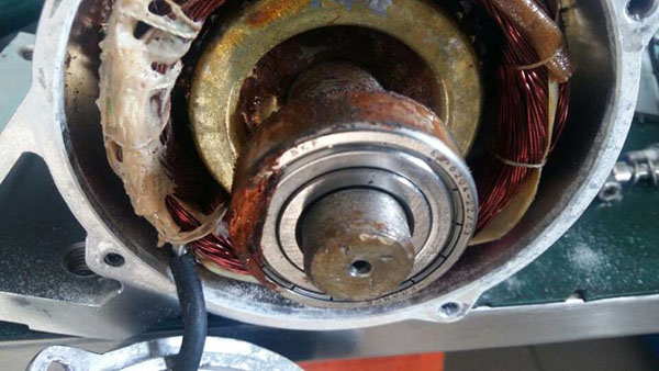 電機(jī)進(jìn)水受潮的維修方法分享 電機(jī)進(jìn)水受潮的維修方法分享