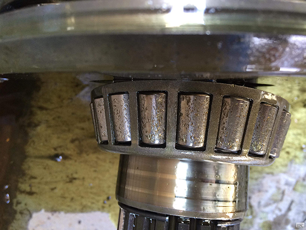 高壓電機(jī)滾動(dòng)軸承故障及改進(jìn) 高壓電機(jī)滾動(dòng)軸承故障及改進(jìn)